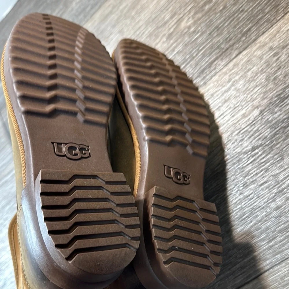 UGG tan leather snow boots woman’s size 10 (b170)